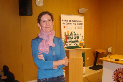 La investigadora Angelita Rebollo en las instalaciones de la Universidad de León-EL MUNDO