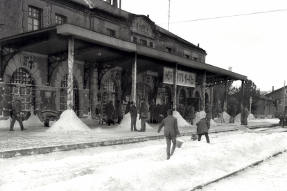 La estación del Cañuelo, uno de los escenarios de Doctor Zhivago.-