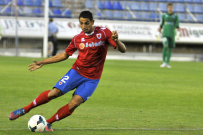 Mickael Gaffoor tuvo que retirarse en el minuto dos en el partido ante Las Palmas. / DIEGO MAYOR-
