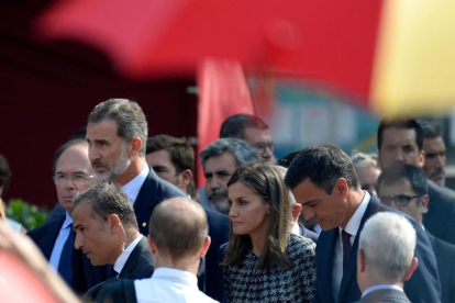 Los Reyes y Pedro Sánchez en los actos de homenaje del primer aniversario de los atentados del 17-A.-AFP