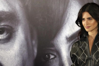 La actriz madrileña se pone en la piel de la amante del narco Pablo Escobar en 'Loving Pablo', que protagoniza junto a Javier Bardem-EL PERIÓDICO