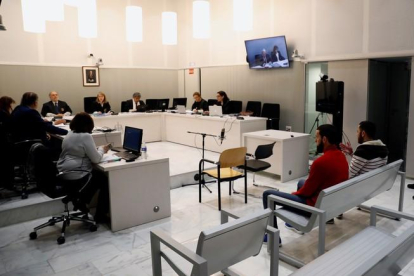 Vista del juicio en la Audiencia Nacional contra dos presuntos yihadistas de origen de marroquí.-JUAN CARLOS HIDALGO (EFE)
