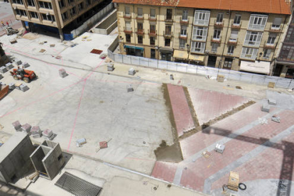 Aspecto actual de la plaza de Mariano Granados. / VALENTÍN GUISANDE-
