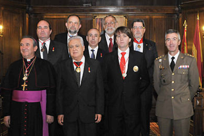 Los galardonados con las llaves de la Casa Troncal de los Doce Linajes. / DIEGO MAYOR-