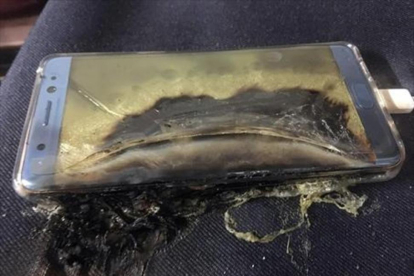 Estado un de Galaxy Note 7 defectuoso tras incendiarse.-AFP / KIM HONG-JI