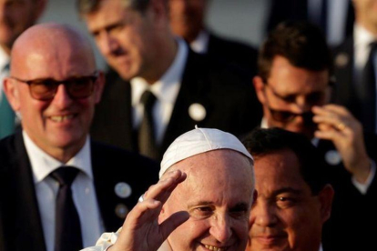 El papa Francisco se despide tras su participacion en la Jornada Mundial de la Juventud 2019-EFE
