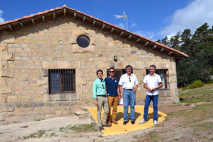 Cabezón, San Quirico, Pardo y Rioja en su visita a las instalaciones. / RAQUEL FERNÁNDEZ-