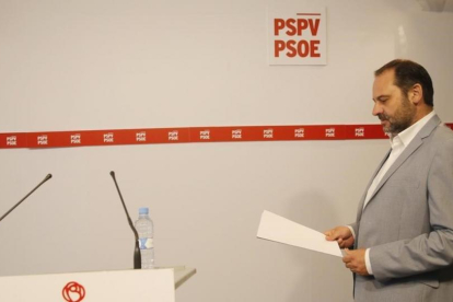 El portavoz parlamentario del PSOE, José Luis Ábalos, el pasado viernes en Valencia.-EFE / KAI FORSTERLING