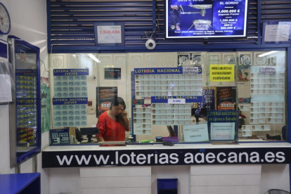 Un establecimiento de venta de Loterías.-DANNY CAMINAL