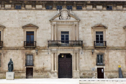 Palacio de los Hurtado de Mendoza de Almazán-L.A.T.