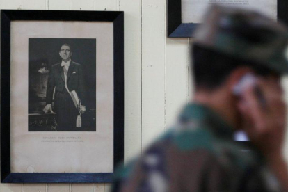 Foto del expresidente chileno Eduardo Frei Montalva en una escuela pública de Chile.-REUTERS