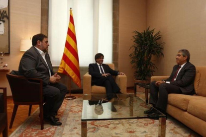 Puigdemont y Junqueras reciben a Homs antes de que el lunes vaya a declarar al Supremo por el 9-N.-FERRAN NADEU