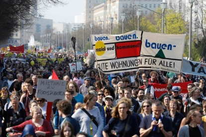 Manifestación en berlín contra la subida de los precios de la vivienda, este sábado.-AFP / ODD ANDERSEN