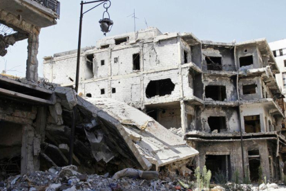 Un edificio destruido en Homs.-STR / AP