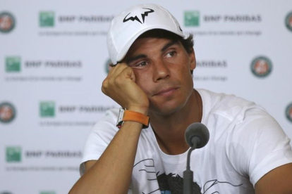 Nadal, resignado, en la rueda de prensa posterior a su retirada de Roland Garros.-AP / MICHEL EULER