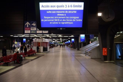 La principal estación de tren de Bruselas, vacía.-AFP / EMMANUEL DUNAND