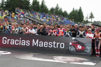 El Mundial de motociclismo ha despedido hoy al maestro Ángel Nieto con un minuto de silencio-ENVIADO ESPECIAL