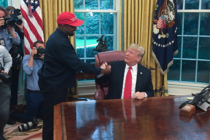 Kanye West departe con Donald Trump-SEBASTIAN SMITH