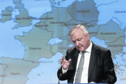El excomisario de Asuntos Económicos y Monetarios Olli Rehn.-EFE/ OLIVIER HOSLET