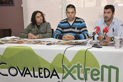 Tejedor, Cámará y Andrés en la presentación de la prueba. / Valentín Guisande-
