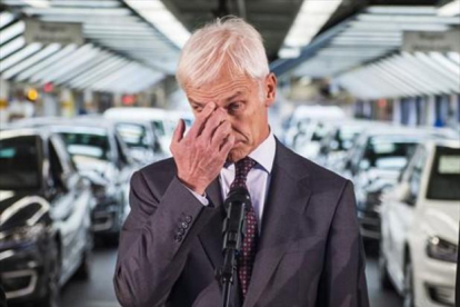 Matthias Müller, presidente de Volkswagen, en la fábrica de Wolfsburg.-AFP PHOTO / ODD ANDERSEN