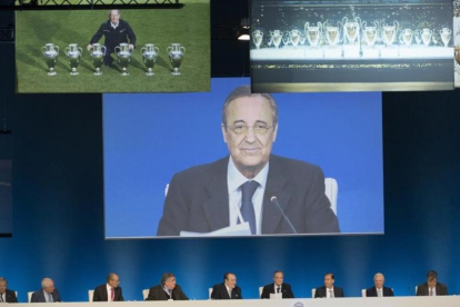 Un momento de la asamblea del Madrid celebrada este domingo.-EFE / FERNANDO VILLAR