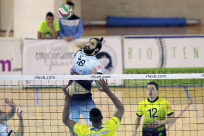 El Río Duero se ha colado con los mejores del voley nacional.-Mario Tejedor