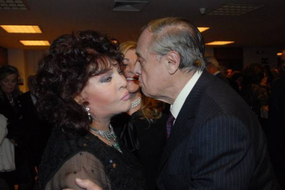 Marujita Díaz, con Sabino Fernández Campos, en el 2007.