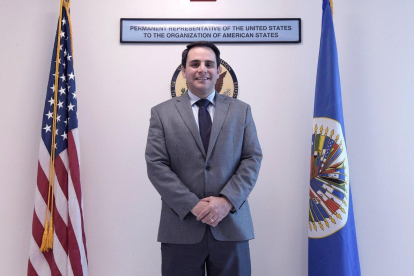 El embajador de EE UU  ante la Organizacion de Estados Americanos  OEA   Carlos Trujillo  durante una entrevista con Efe  en la sede del Departamento de Estado en Washington-EFE