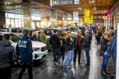 Feria de vehículos en las Camaretas. MARIO TEJEDOR (14)