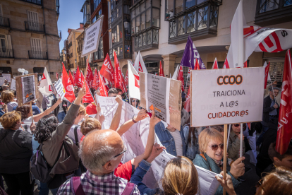 Enfrentamiento entre trabajadores el Primero de Mayo.-GONZALO MONTESEGURO