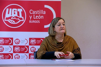 Carmen Ámez, secretaria general de la FSP-UGT, ayer durante el Consejo regional celebrado en Burgos.-RAÚL G. OCHOA