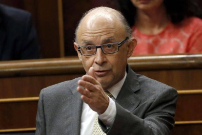 El ministro de Hacienda, Cristóbal Montoro.-EL PERIÓDICO