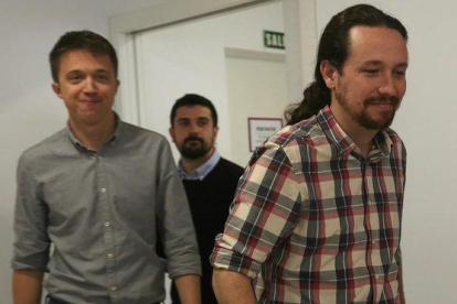 Íñigo Errejón y Pablo Iglesias en una imagen de abril del pasado año.-DAVID CASTRO