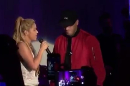 Shakira y Nicky Jam actuaron en la fiesta de presentación del álbum 'El Dorado' de la cantante colombiana.-