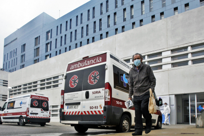 EL hospital baja de los 50 pacientes hospitalizados - Mario Tejedor