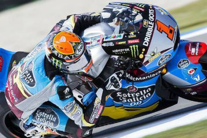 Tito Rabat conduciendo su Kalex en el Grand Prix de Moto2 en Assen.-Foto: VINCENT JANNINK / AP