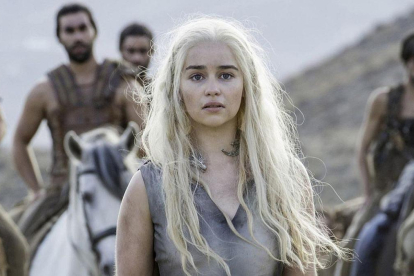 Emilia Clarke, en el papel de Daenerys Targaryen en Juego de Tronos-EL PERIÓDICO