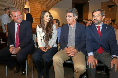 Antonio Silván, Jeanette Dayana Darnell, Juan Martínez Majo y Eduardo Álvarez, en la presentación del documental.-ICAL
