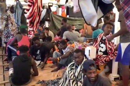 España se ha ofrecido a acoger a una parte de los 147 migrantes y refugiados a bordo del buque humanitario de la ONG Proactiva Open Arms.-EUROPA PRESS