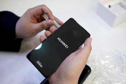 Los dispositivos de Huawei se quedaron sin acceso a las actualizaciones del sistema operativo Android.-REUTERS
