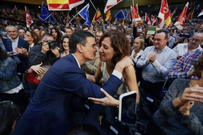 Pedro Sánchez e Irene Lozano, en un acto en Madrid.-DAVID CASTRO