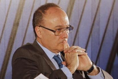 Luis Maria Linde, durante un encuentro del sector financiero, el pasado 8 abril en Madrid-AGUSTÍN CATALÁN