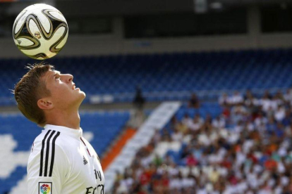 Toni Kroos, durante su presentación como jugador del Madrid en julio del 2014.-JUAN MANUEL PRATS