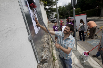 Pegada de carteles en los muros del San Andrés en unas elecciones anteriores. HDS