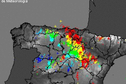 Mapa de rayos de la Aemet a media tarde en el que se observa que prácticamente toda Soria se llevó descargas. HDS