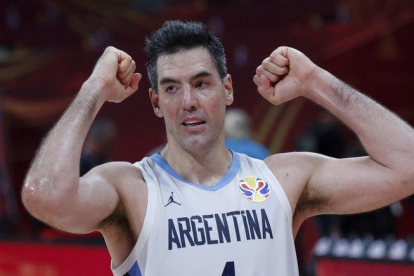 Luis Scola celebra el triunfo de Argentina ante Francia.-AP