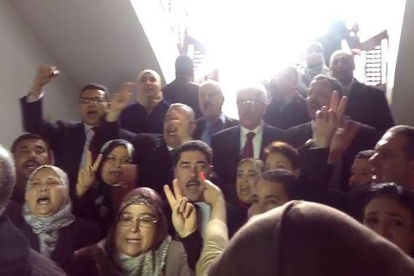 Parlamentarios tunecinos cantan el himno tras el atentado terrorista.-Foto: YOUTUBE