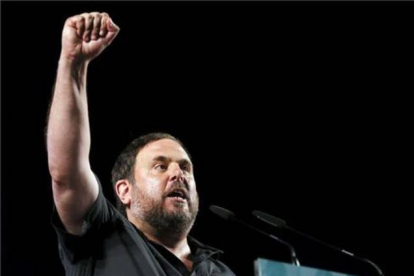 Junqueras, durante su intervención en el acto de presentación de los candidatos de Junts pel Sí, el pasado 28 de septiembre.-ALBERT GEA / REUTERS