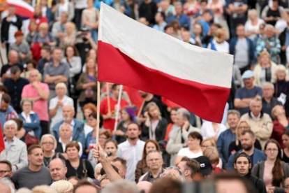 Manifestantes polacos contra la reforma judicial.-AGENCJA GAZETA / REUTERS